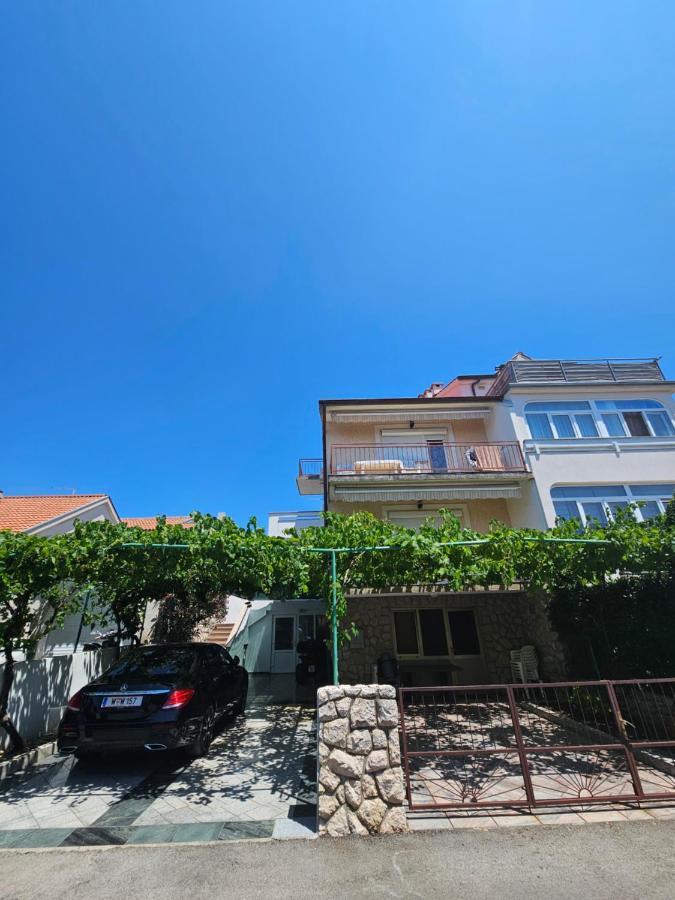 Apartments Bahar Krk Krk Town Exteriör bild